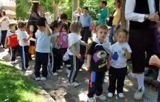 Los pequeños de Escolapias celebran el Domingo de Calderas.