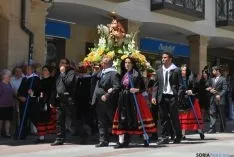 Desfile hacia la plaza Mayor este Lunes de Bailas. / SN