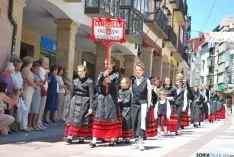 Desfile hacia la plaza Mayor este Lunes de Bailas. / SN