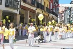 Desfile hacia la plaza Mayor este Lunes de Bailas. / SN