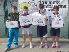 Los distintos ganadores y finalistas del V Artefritas