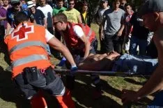 Joven atendido tras recibir un volteo por el último novillo de La Compra 