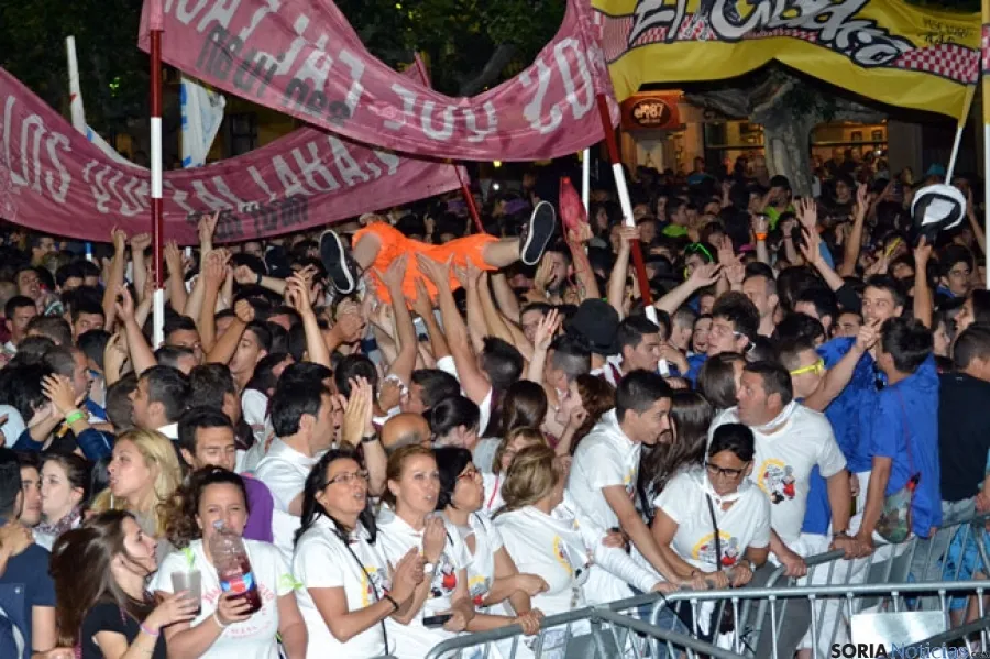 Alegría y ganas de fiesta en los minutos anteriores al Pregón