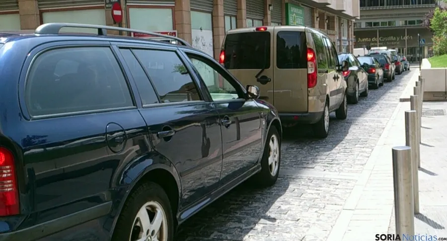 La calle Duques de Soria a la altura del Rincón de Bécquer pasado el mediodía. / SN