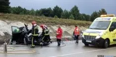 Los bomberos en labores de excarcelación. / G Media