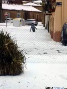 Imágenes de la tormenta acaecida esta tarde en Almazán. / SN