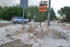 El granizo se amontonaba en las calles adnamantinas. / SN