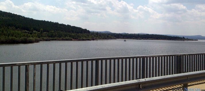 Aspecto que ofrecía el pantano este domingo. / SN