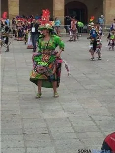 Bolivianos celebrando Sr de Bombori