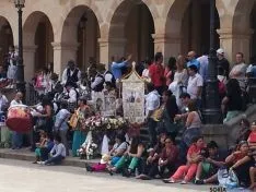 Bolivianos celebrando Sr de Bombori