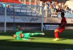 Escenas del encuentro de este miércoles. / SN