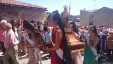 Procesión calle Navaleno