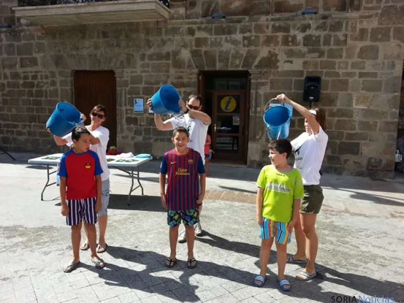Instante del Ice Bucket Challenge en Ágreda