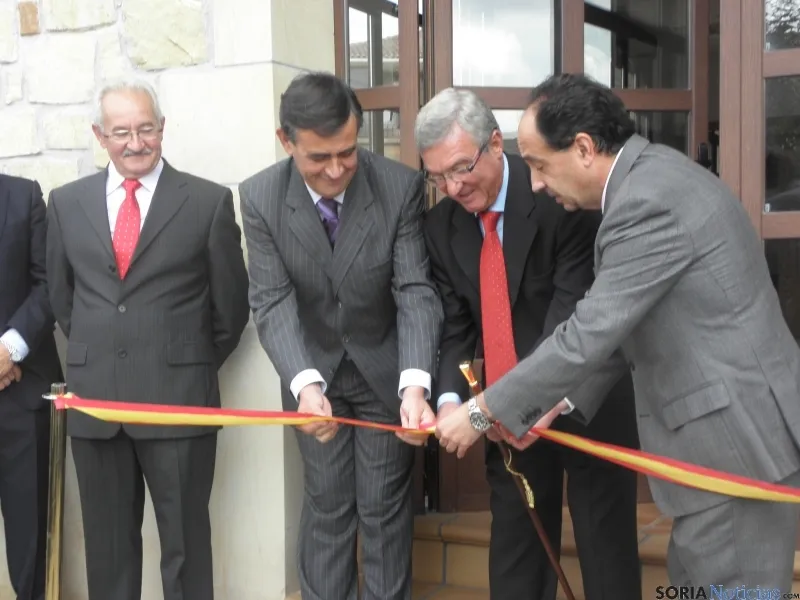 Foto 8 - Pardo incide en la lucha contra la despoblaci&oacute;n al inaugurar el centro social de Talveila