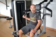 Jesús Corchón, en una máquina del gimnasio