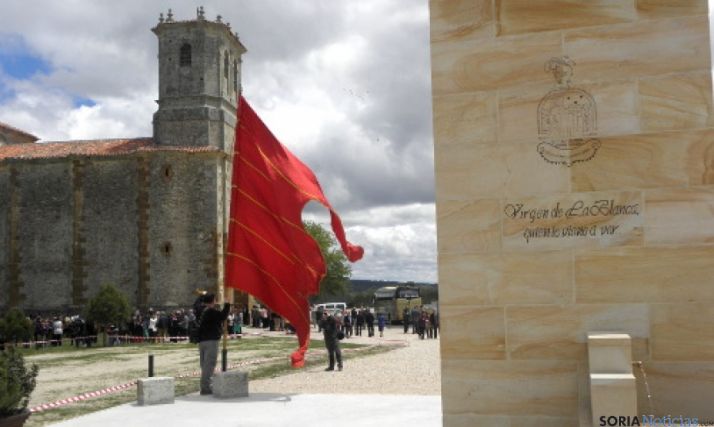 Ermita y fuente en La Blanca