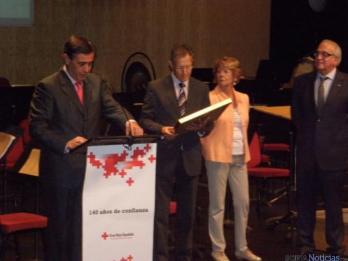 Diputaci&oacute;n y Ayuntamiento de Soria recogen las Medallas de Oro de Cruz Roja Espa&ntilde;ola