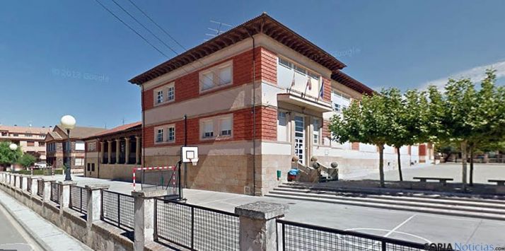 Imagen de uno de los laterales del CEIP Ruiz Zorrilla. / GM