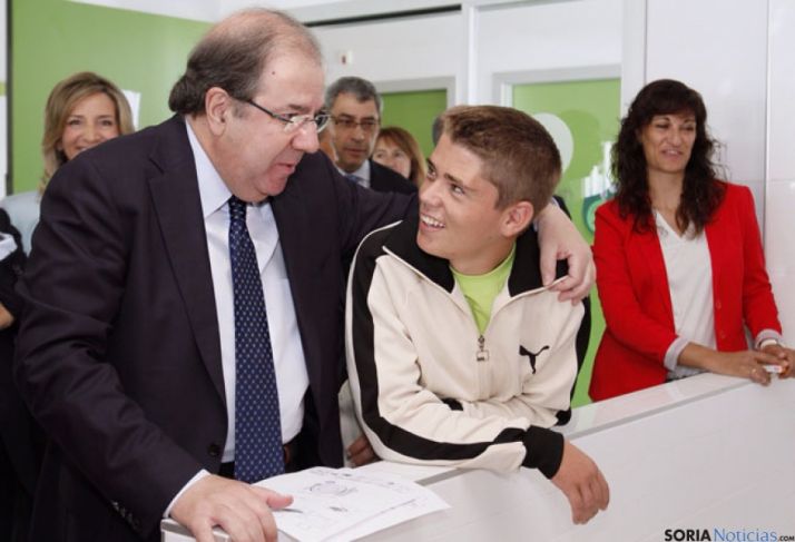 Herrera, en una visita a un centro educativo