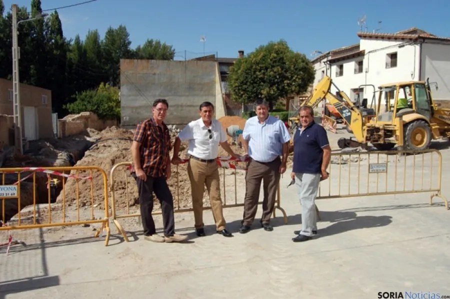Pardo visita obras en Aguaviva de la Vega