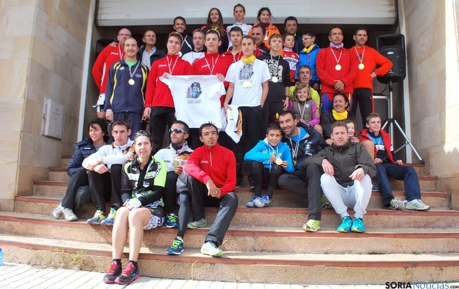 Los ganadores con sus medallas. / SN