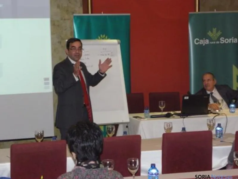 Foto 2 - Un centenar de empresarios asisten a las sesiones del Foro de Soria Activa de Caja Rural