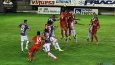Algunos de los lances del partido, donde el juego por alto en el área del Valladolid fue una constante.