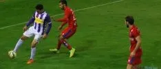 Algunos de los lances del partido, donde el juego por alto en el área del Valladolid fue una constante.