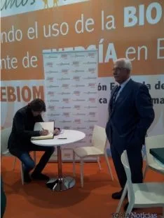 Carlos Martínez y Javier Díez presidente de AVEBIOM