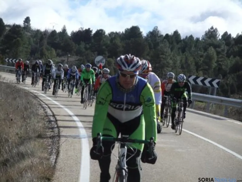 Foto 2 - Ion Zeberio gana la III Marcha del Pavo en Navaleno