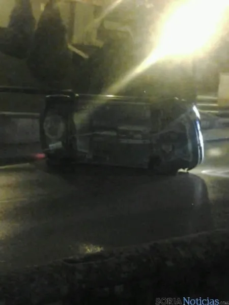 Coche volcado