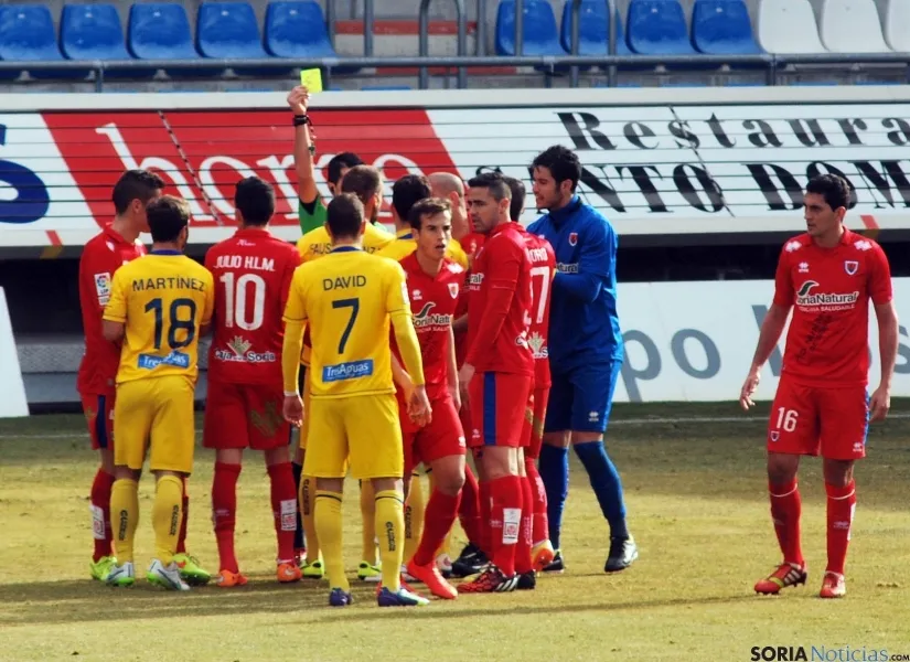 Distintos lances del partido. / SN
