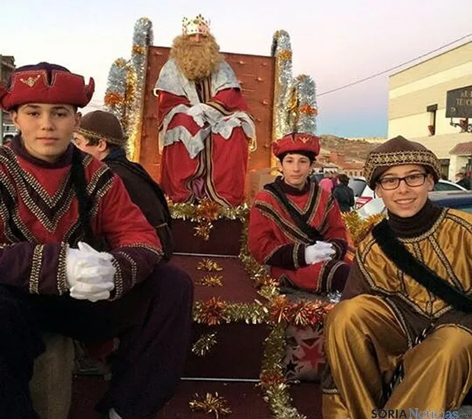 Los Reyes, en su visita a Arcos. / SN