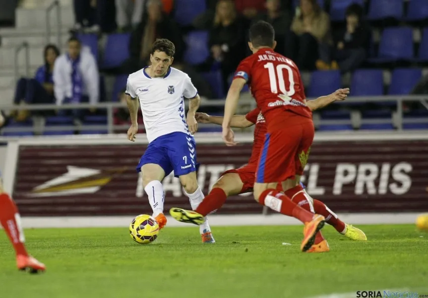 Distintos momentos del partido en el Heliodoro Rodríguez.