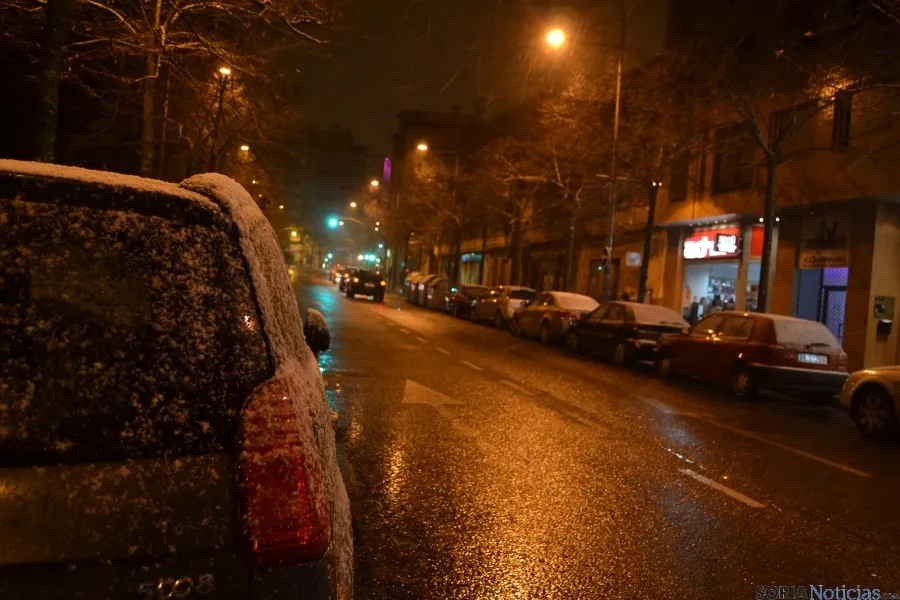 La nieve aparece en la capital. / SN