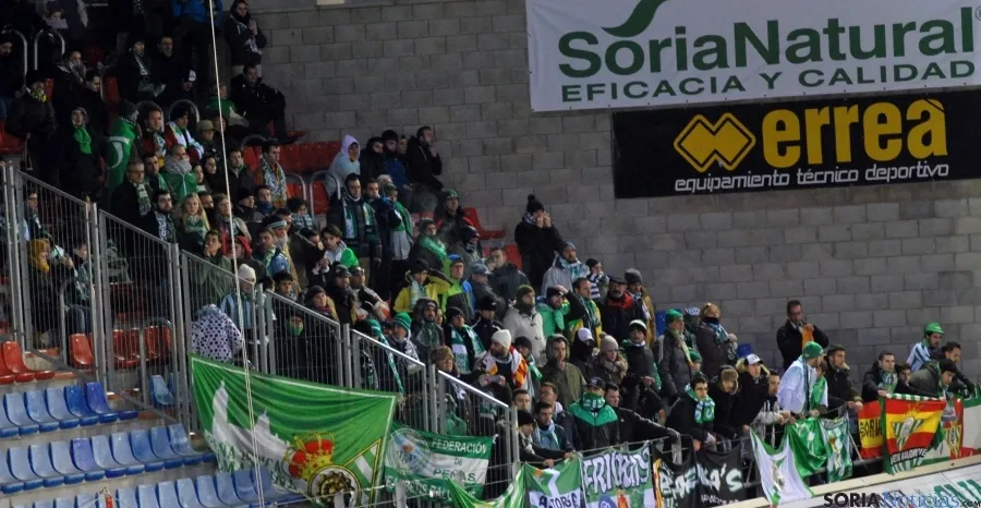 Diversos lances del partido. / SN