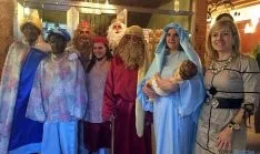 Los Reyes, en sus visitas a las residencias. / SN