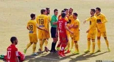 Distintos lances del partido. / SN