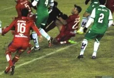 Diversos lances del partido. / SN