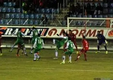 Diversos lances del partido. / SN