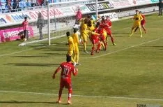 Distintos lances del partido. / SN
