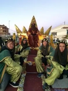 Los Reyes, en su visita a Arcos. / SN