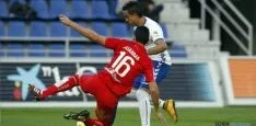 Uno de los lances del encuentro entre canarios y numantinos. / LFP