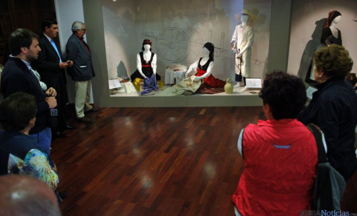 Una de las estancias del Museo el Traje, en Morón de Almazán. / SN
