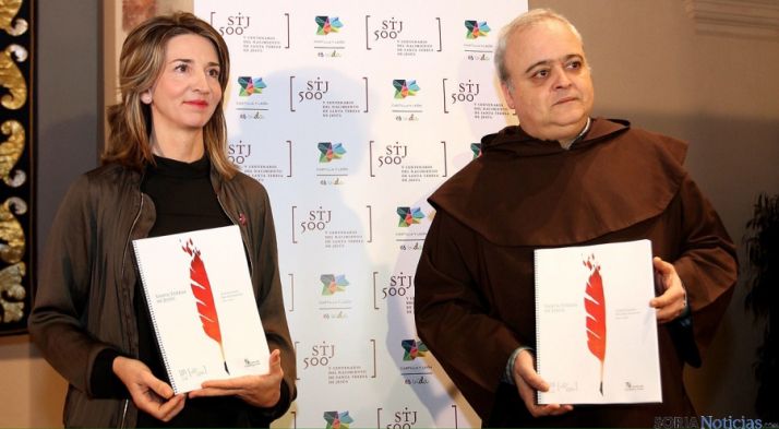 Alicia García y el vicario carmelita Emilio José Martínez. / Jta.
