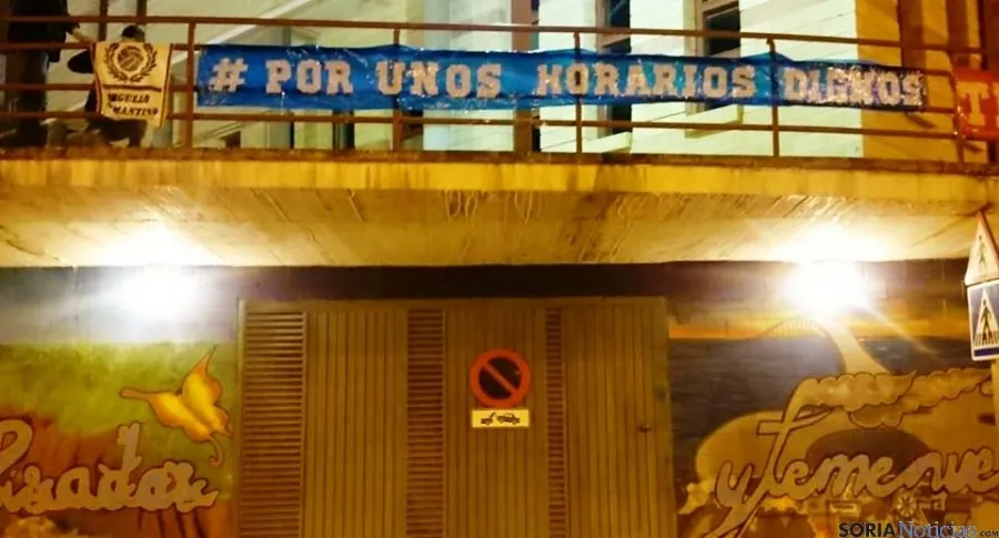 Pancartas en los aledaños de los Pajaritos / SN