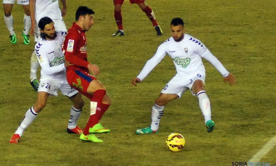 El Numancia no logra la victoria ante el Albacete en un partido sin mayor historia.  / SN