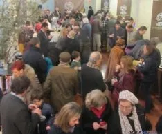 Sorianos y visitantes disfrutan de la trufa en el Palacio de la Audiencia. SN