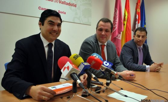 Óscar Abellón (izda.), Luis Miguel Bonilla y Juan Guerrero, este miércoles en el Campus Duques de Soria.  / SN