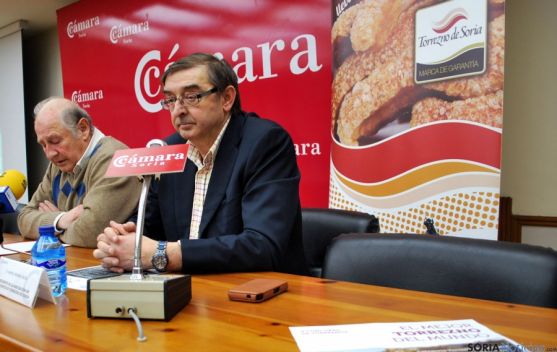 El presidente de la marca de garantía, Samuel Moreno (dcha.), con el vicepresidente de la Cámara este lunes. / SN